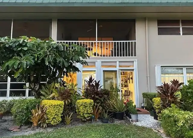 Property at 600 Valley Stream Dr Unit D2, Naples, FL, 34113, 2 beds, 2 baths, [object Object]