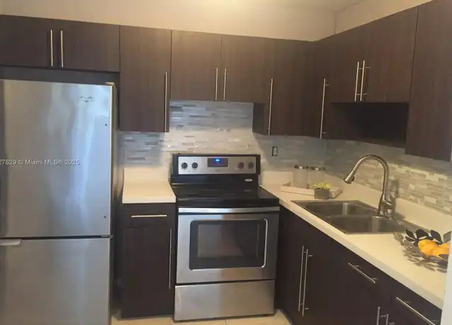 Property at 1720 Funston St #203, Hollywood, FL, 33020, 1 bed, 1 bath, [object Object]