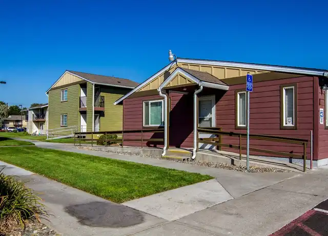 Property at 405 SW 11th St Unit 102, Hermiston, OR, 97838, 2 beds, 1 bath, [object Object]