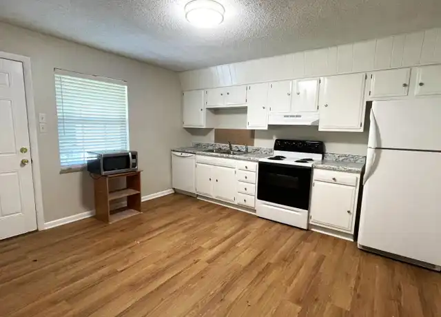 Property at 3113 Ginn Dr, Knoxville, TN, 37920, 2 beds, 1 bath, [object Object]