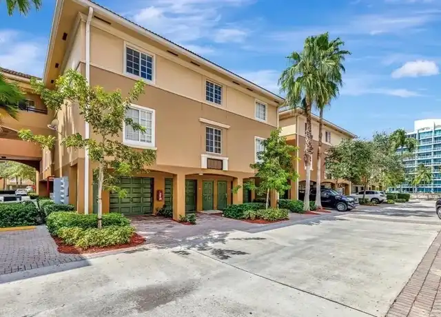 Property at 2961 NE 185th St, Miami, FL, 33180, 1 bed, 1 bath, [object Object]
