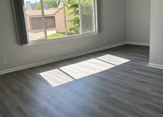 Property at 1313 Oakland Rd NE Unit 2, Cedar Rapids, IA, 52402, 2 beds, 1 bath, [object Object]