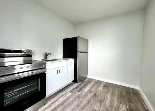Property at 801 NW 7th Ave, Hallandale Beach, FL, 33009, 2 beds, 1 bath, [object Object]