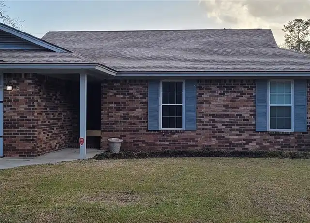 Property at 8 Wyckfield Ct, Savannah, GA, 31410, 3 beds, 2 baths, [object Object]