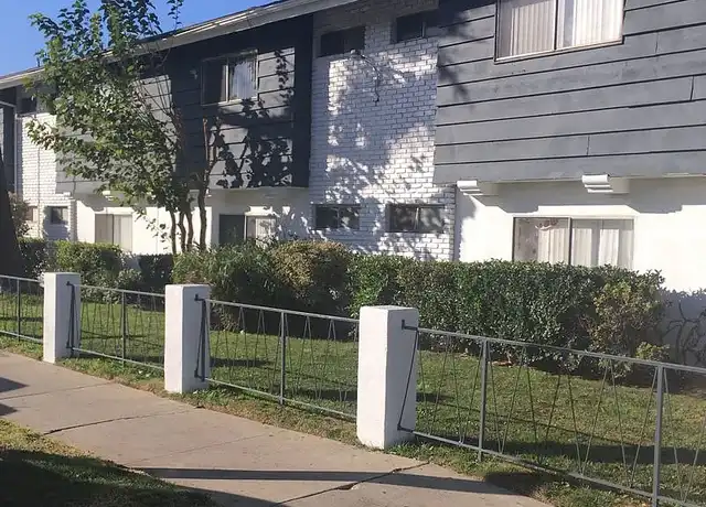 Property at De Soto Courtyard - 8525 De Soto Ave, Canoga Park, CA, 91304, 1 bed, 1 bath, [object Object]