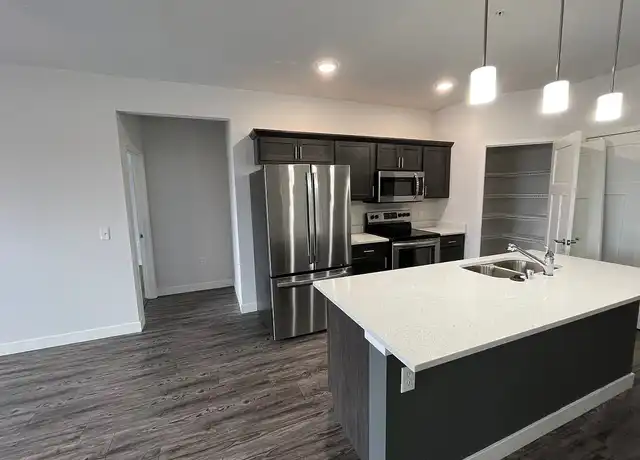 Property at Cottage Grove Commons: 1400 N Windsor - 1400 N Windsor Ave, Cottage Grove, WI, 53527, 2 beds, 2 baths, [object Object]