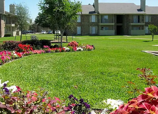 Property at Wymberly Pointe - 702 W Warrior Trl, Grand Prairie, TX, 75052, 1 bed, 1 bath, [object Object]