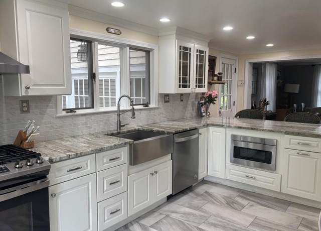 Photo of 145 Concord Rd, Wayland, MA 01778