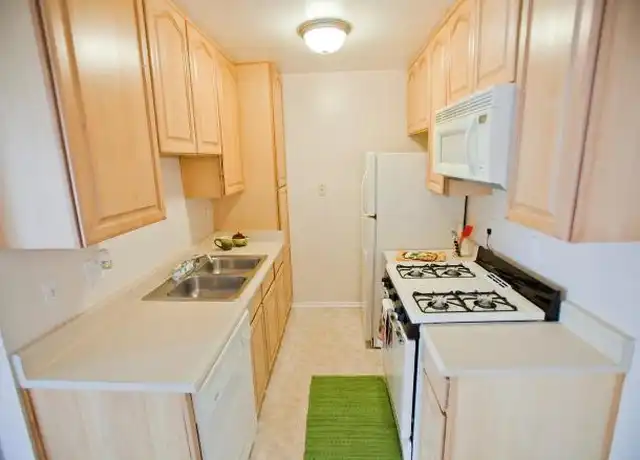 Property at 125 W Olive Ave, Monrovia, CA, 91016, 1 bed, 1 bath, [object Object]