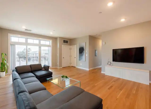 Property at 598 North Ave Unit 401, Wakefield, MA, 01880, 2 beds, 2 baths, [object Object]