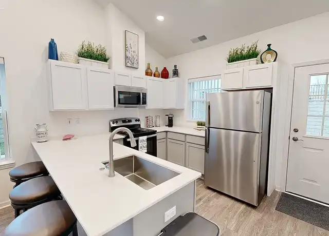 Property at Highland Knolls - 1940 Hawthorn Mdws, Oceola Township, MI, 48843, 1-2 bed, 1-2 bath, [object Object]