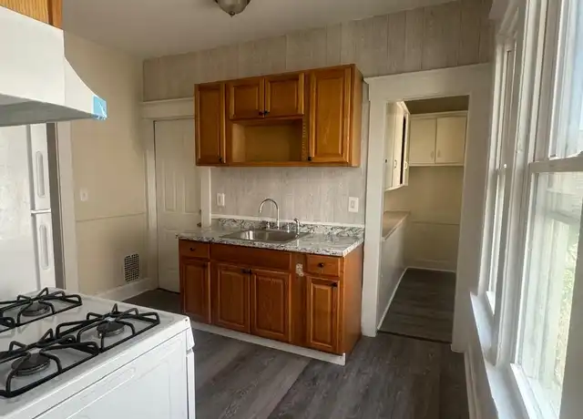 Property at 71 Judson Ave Unit 2, New Haven, CT, 06511, 3 beds, 1 bath, [object Object]