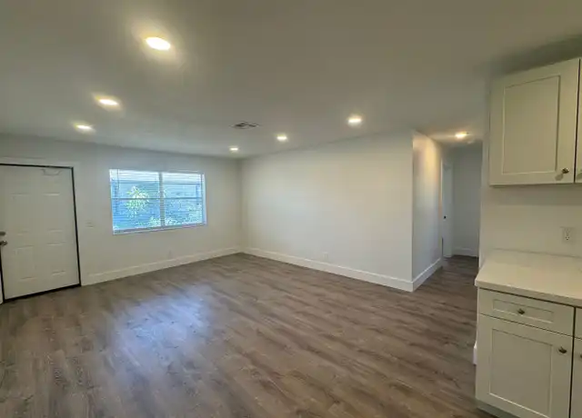 Property at 108 NW 2nd Ave Unit 124 B, Hallandale Beach, FL, 33009, 3 beds, 2 baths, [object Object]