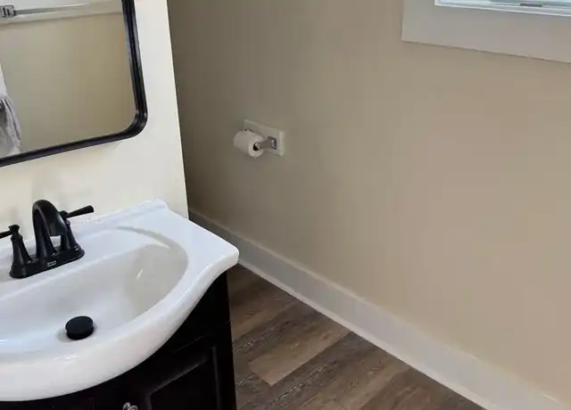 Property at 834 Central St Unit 836-3, Lowell, MA, 01852, 2 beds, 1 bath, [object Object]
