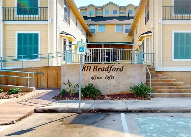 Property at 811 Bradford Ave Unit 6B, Kemah, TX, 77565, 2 beds, 2 baths, [object Object]