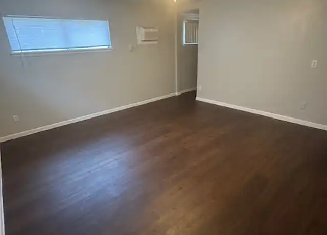 Property at 5220 Weber Rd Unit E-102, Corpus Christi, TX, 78411, 0 beds, 1 bath, [object Object]