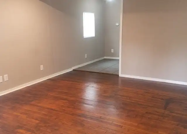 Property at 635 SE 27th St, Oklahoma City, OK, 73129, 2 beds, 1 bath, [object Object]