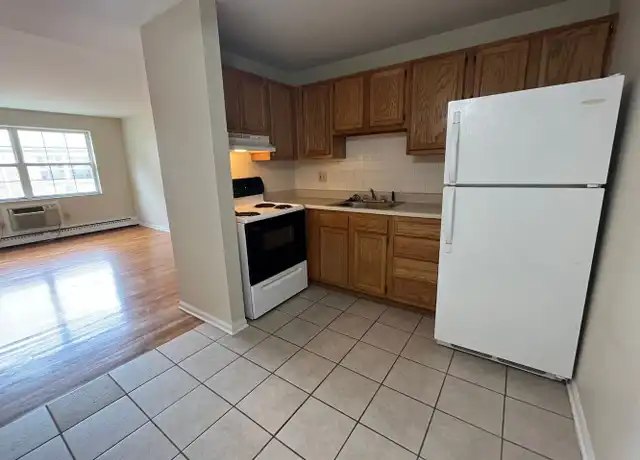 Property at 940-950 E North Broadway St Unit 950-35, Columbus, OH, 43224, 1 bed, 1 bath, [object Object]
