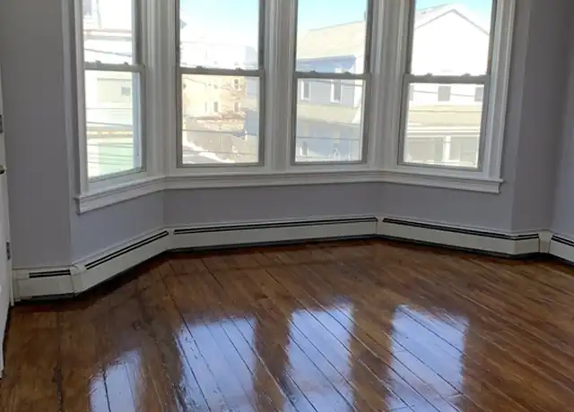 Property at 110 Capital St Unit 2, Pawtucket, RI, 02860, 2 beds, 1 bath, [object Object]