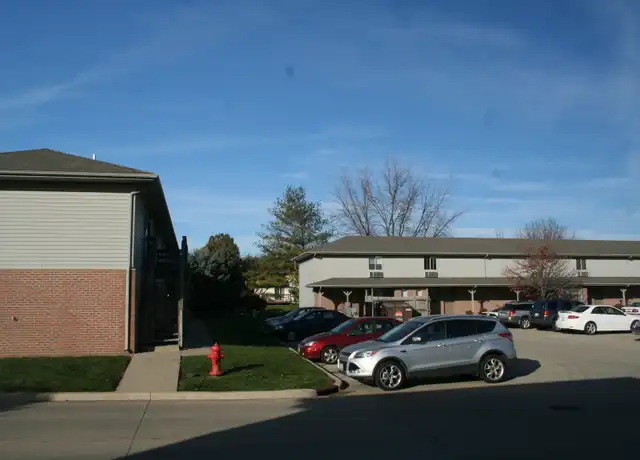 Property at 208 N Cottage Ave Unit 1, Bloomington, IL, 61701, 2 beds, 1 bath, [object Object]