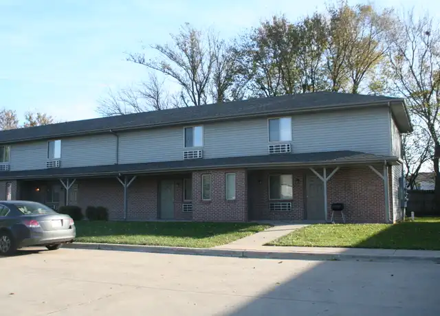 Property at 208 N Cottage Ave Unit 1, Bloomington, IL, 61701, 2 beds, 1 bath, [object Object]