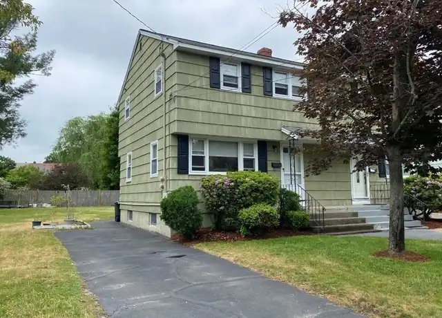 Property at 11 Bradford Rd Unit 11, Winchester, MA, 01890, 3 beds, 1.5 baths, [object Object]