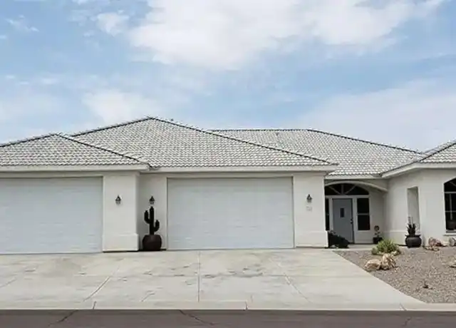 Property at 311 Park Lake Dr, Bullhead City, AZ, 86429, 4 beds, 3.5 baths, [object Object]