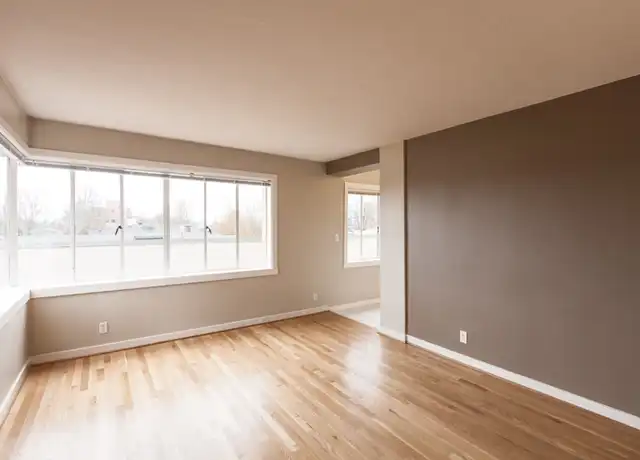 Property at ROSE PLAZA APARTMENTS (RISI01) - 2199 NW Everett St, Portland, OR, 97210, 1 bed, 1 bath, [object Object]