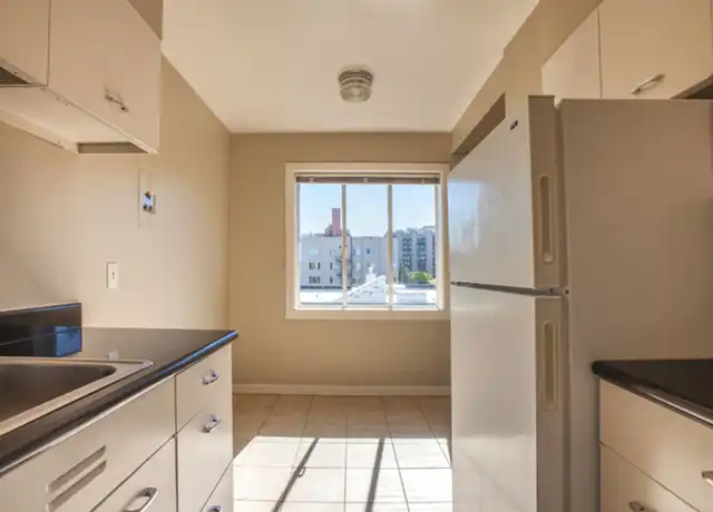 Property at ROSE PLAZA APARTMENTS (RISI01) - 2199 NW Everett St, Portland, OR, 97210, 1 bed, 1 bath, [object Object]