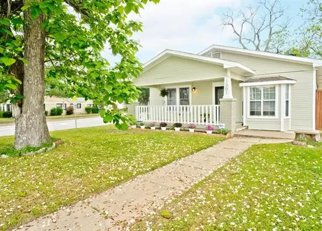 Property at 1301 S Sylvania Ave, Fort Worth, TX, 76111, 4 beds, 2 baths, [object Object]