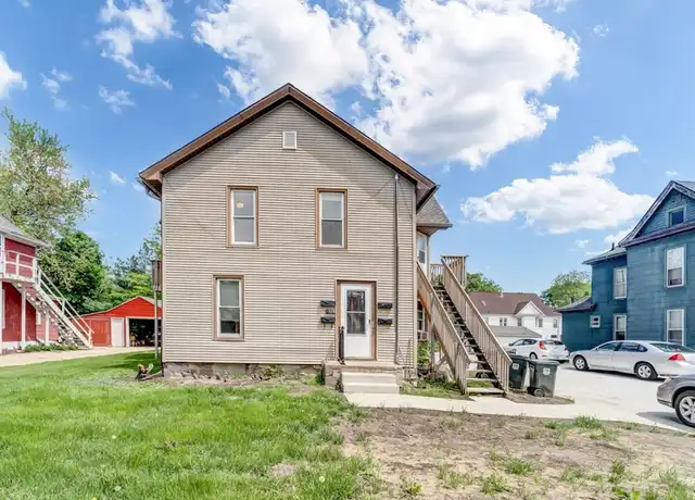 Property at 1928 College St, Cedar Falls, IA, 50613, 0-1 beds, 1 bath, [object Object]