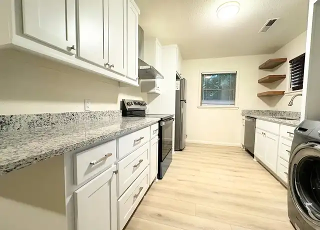 Property at 515 N Fallin Ave, Fayetteville, AR, 72701, 2 beds, 1 bath, [object Object]