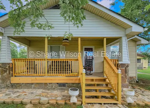 Property at 190 Cleveland St, Ringgold, GA, 30736, 3 beds, 1 bath, [object Object]