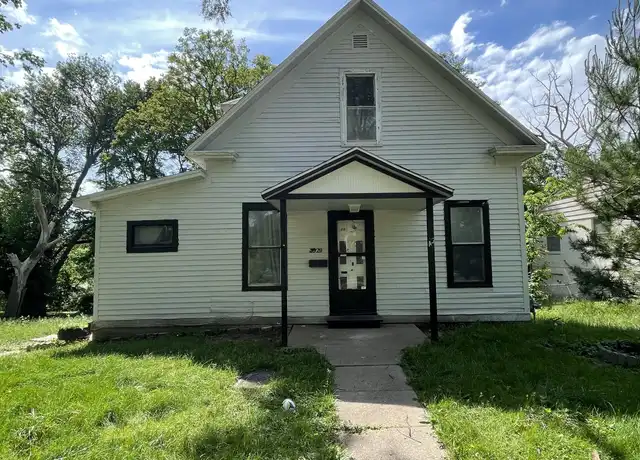 Property at 5920 N 34th St Unit 1, Omaha, NE, 68111, 2 beds, 1 bath, [object Object]