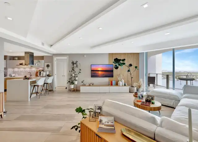 Property at 17111 Biscayne Blvd #2308, Aventura, FL, 33160, 2 beds, 3 baths, [object Object]