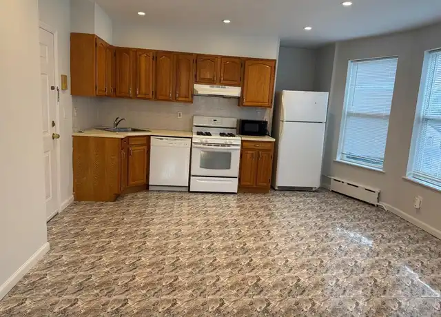 Property at 43 S Willow St Unit 4, Montclair, NJ, 07042, 1 bed, 1 bath, [object Object]