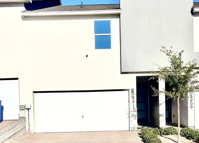 Property at 9913 Kaspar Dr, Laredo, TX, 78045, 3 beds, 3.5 baths, [object Object]