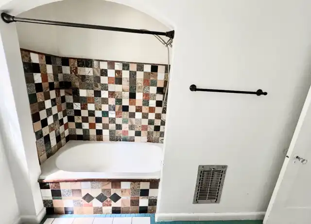 Property at 3521 E 1st St, Long Beach, CA, 90803, 2 beds, 1 bath, [object Object]