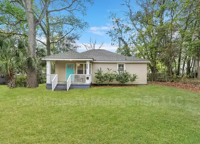 Property at 1305 E 32nd St, Savannah, GA, 31404, 2 beds, 1 bath, [object Object]