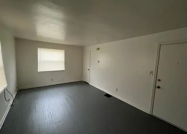Property at 246 Basswood Ave Unit 4, Dayton, OH, 45405, 1 bed, 1 bath, [object Object]