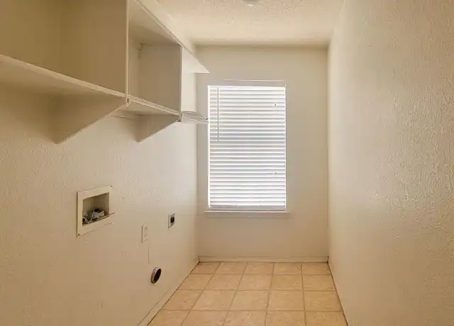 Property at 10449 Valle Suave Dr, El Paso, TX, 79927, 3 beds, 2 baths, [object Object]