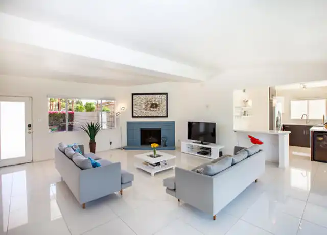 Property at 2007 E Andreas Rd, Palm Springs, CA, 92262, 3 beds, 2 baths, [object Object]