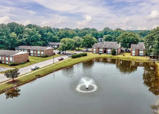 Photo of 908 Lake Village Dr, Chesapeake, VA 23323
