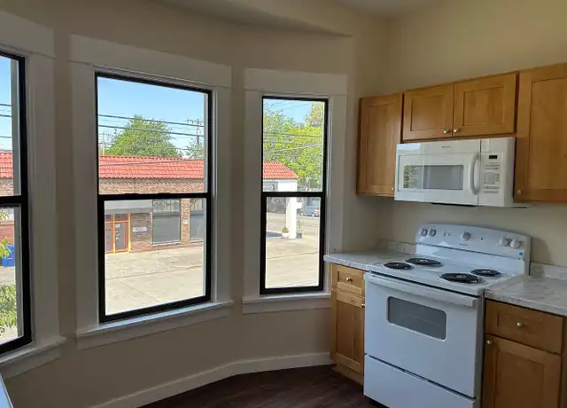 Property at 7519 Greenwood Ave N Unit 7519-1, Seattle, WA, 98103, 1 bed, 1 bath, [object Object]