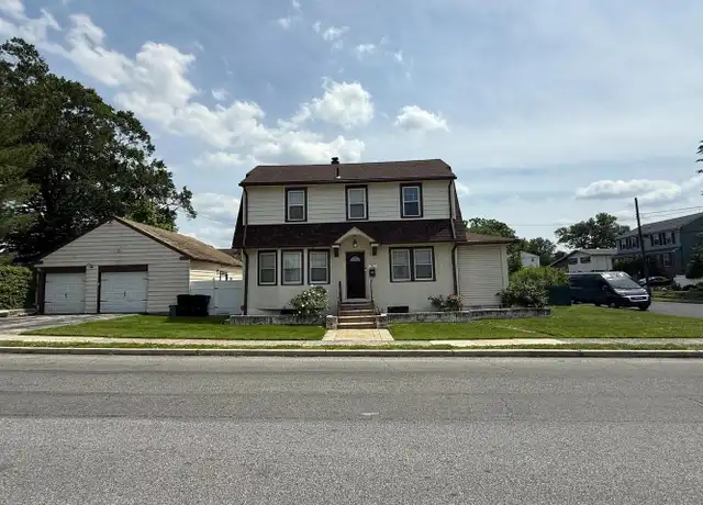 Property at 101 S Glenwood Ave, Aldan, PA, 19018, 3 beds, 2 baths, [object Object]
