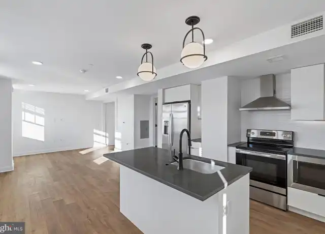 Property at 301 S 19th St Unit 305, Philadelphia, PA, 19103, 1 bed, 1 bath, [object Object]