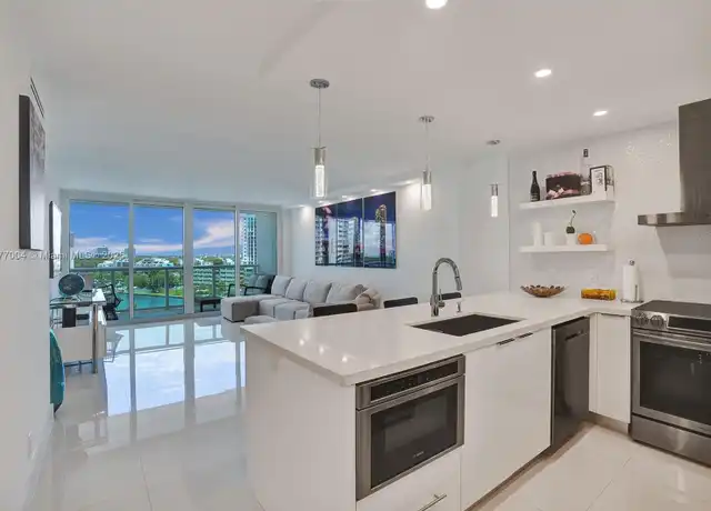 Property at 100 Bayview Dr #802, Sunny Isles Beach, FL, 33160, 1 bed, 1.5 baths, [object Object]