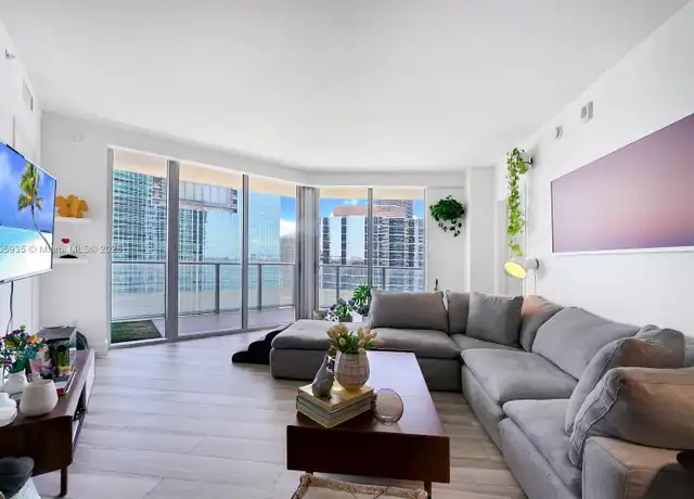 Property at 1300 Brickell Bay Dr #2901, Miami, FL, 33131, 2 beds, 2.5 baths, [object Object]
