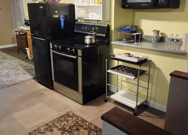 Property at 59 W High St Unit 2, Somersworth, NH, 03878, 1 bed, 1 bath, [object Object]