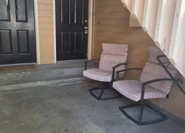 Property at 124 N Delaware Ave #1, Wenatchee, WA, 98801, 2 beds, 1 bath, [object Object]